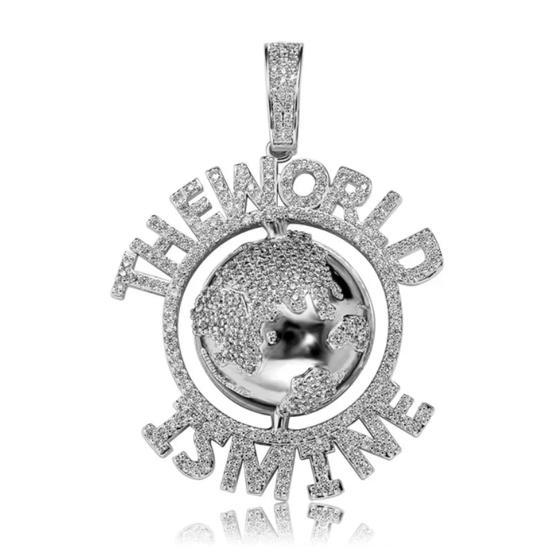 Pendentif « The World is Mine »